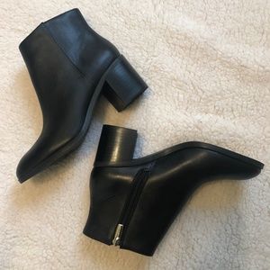 NWOT Vince Camuto Leather Black Booties